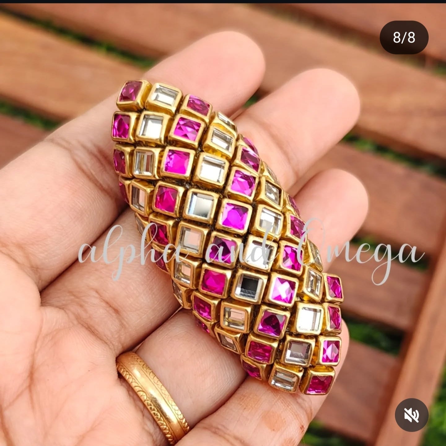 Handmade Kundan Saree Pin