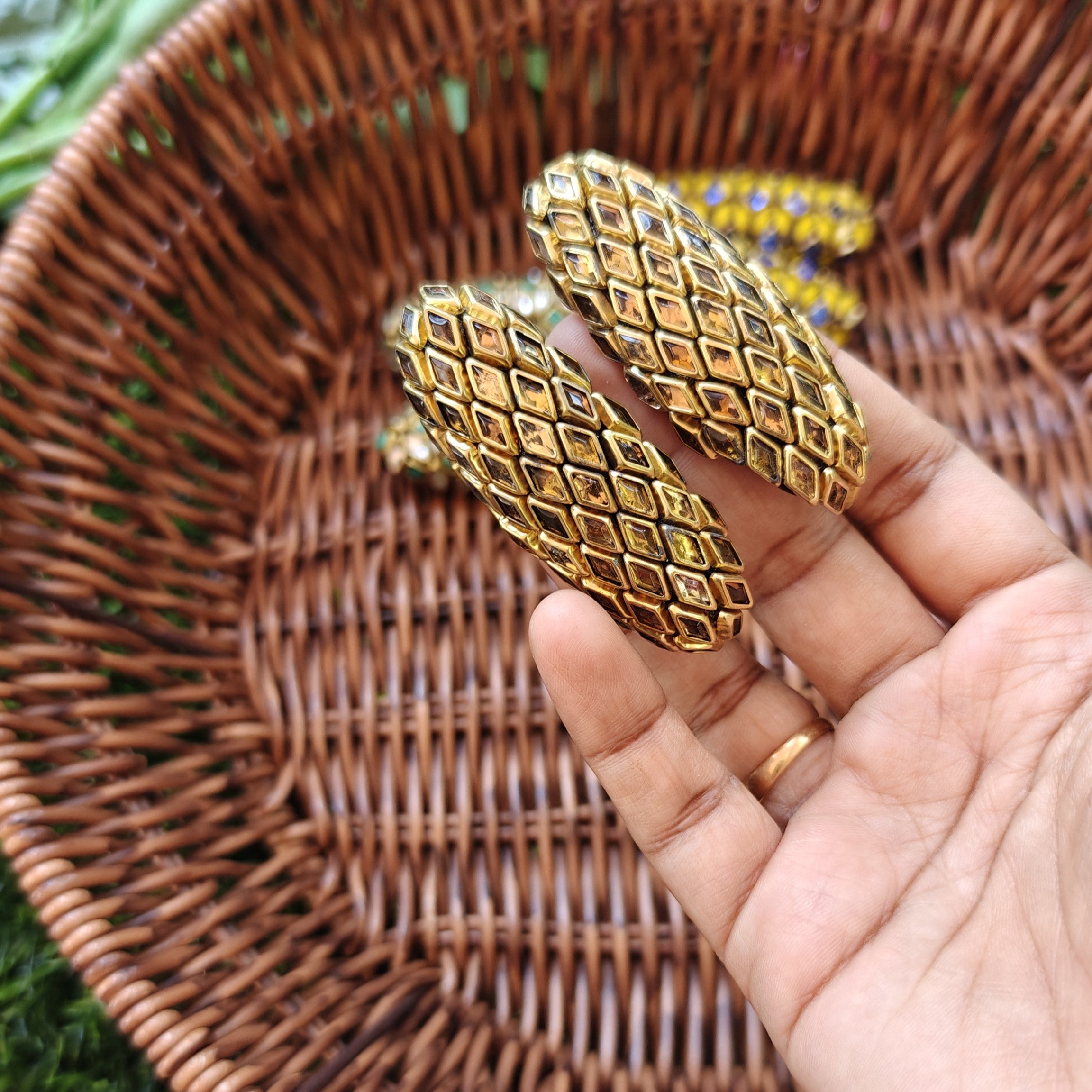 Handmade Kundan Saree Pin