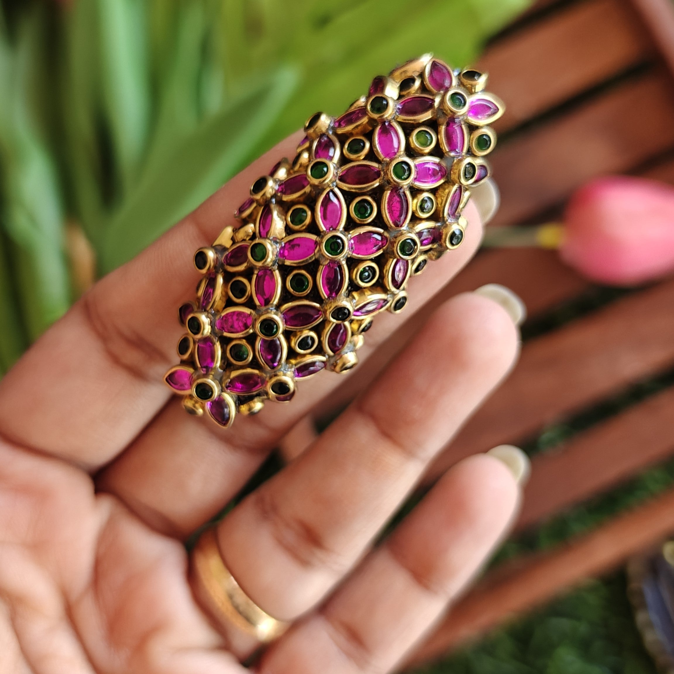 Handmade Kundan Saree Pin