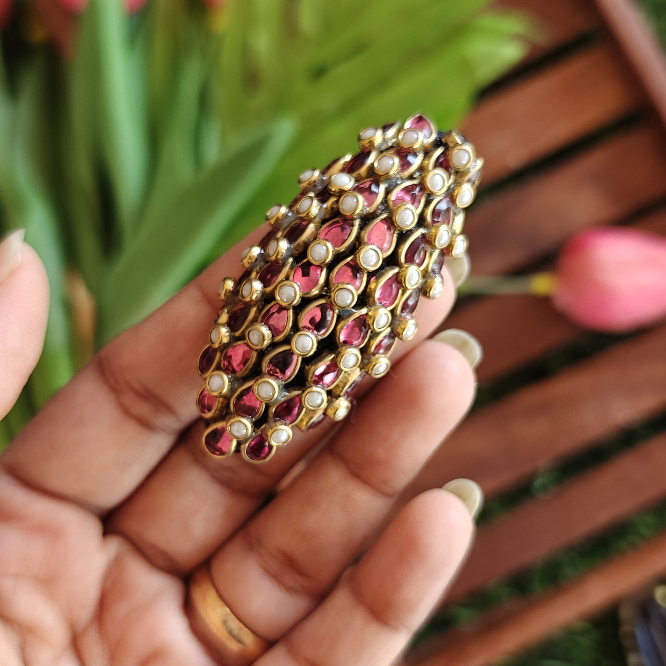 Handmade Kundan Saree Pin