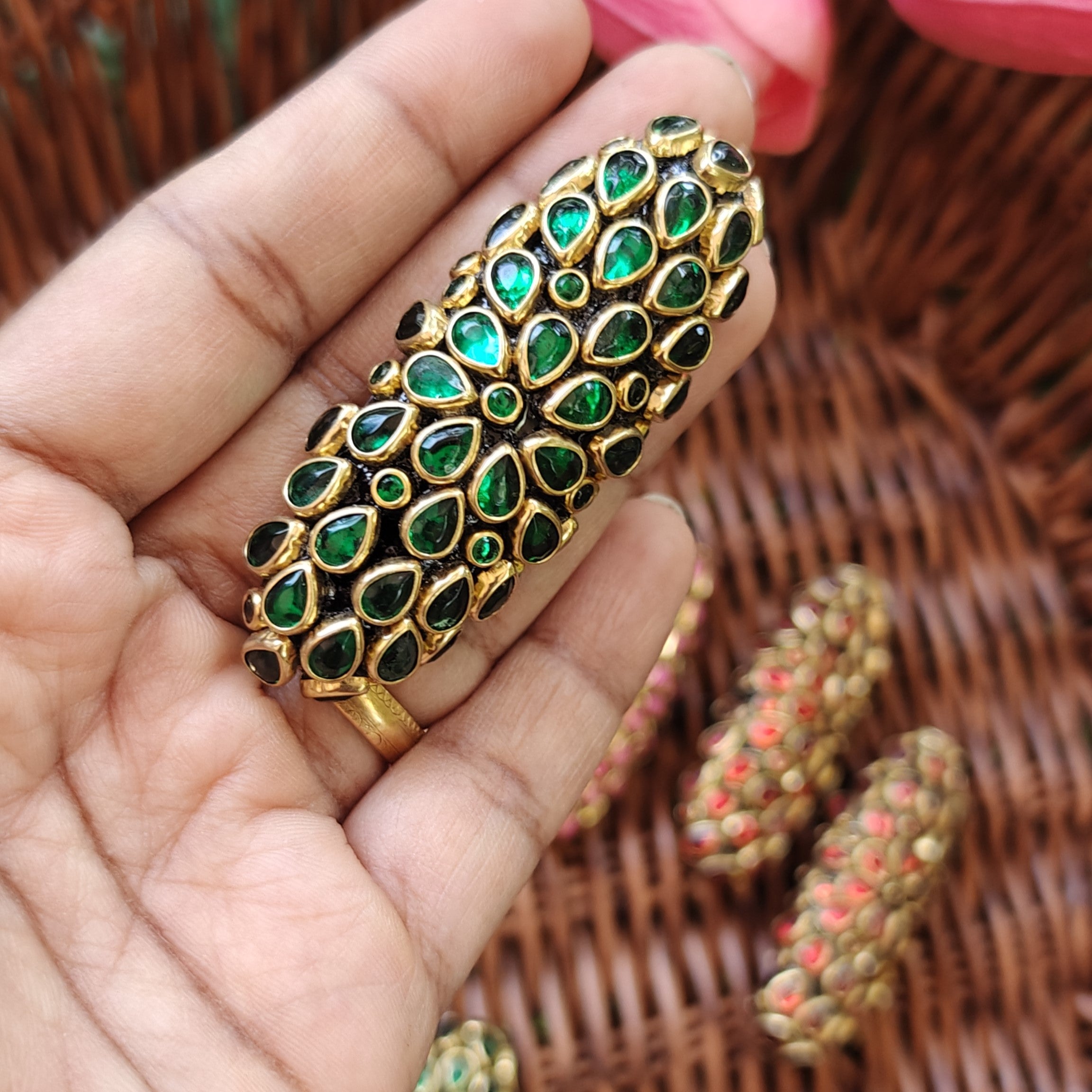 Handmade Kundan Saree Pin