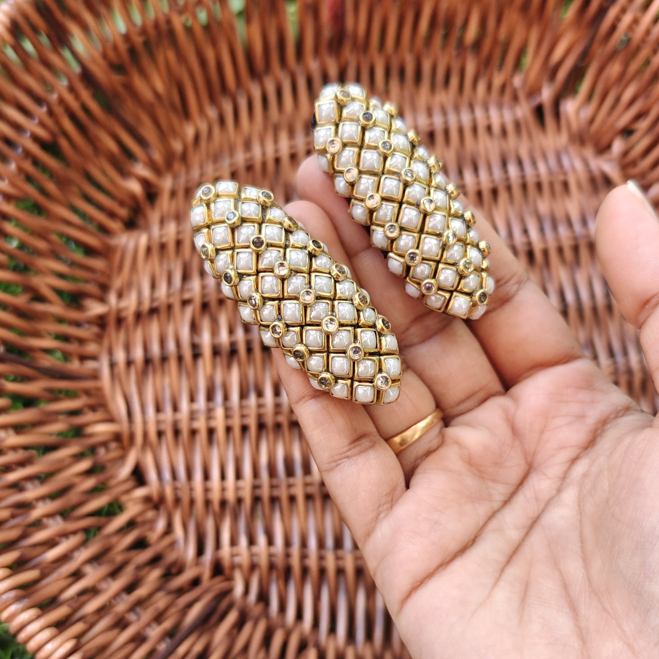 Handmade Kundan Saree Pin