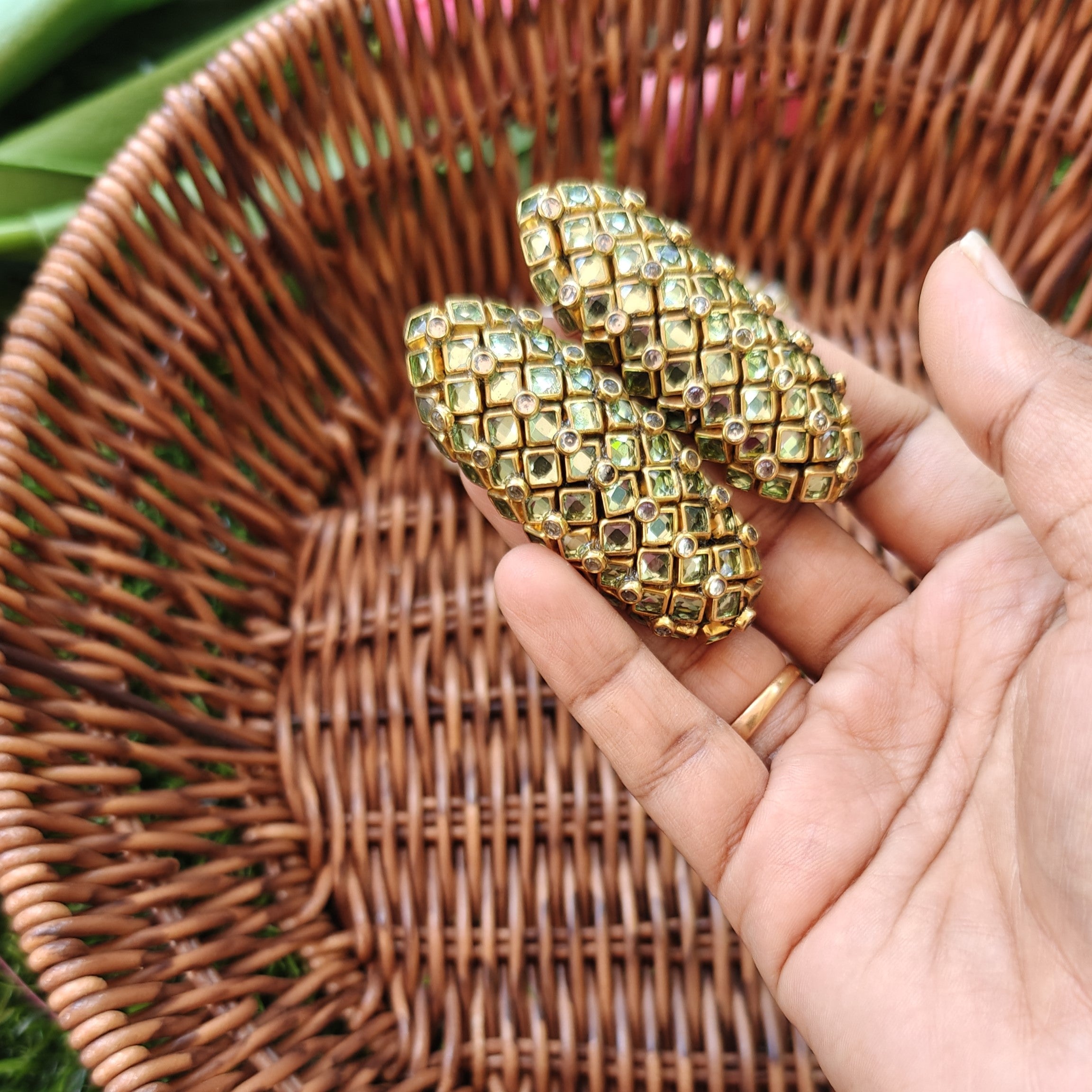 Handmade Kundan Saree Pin