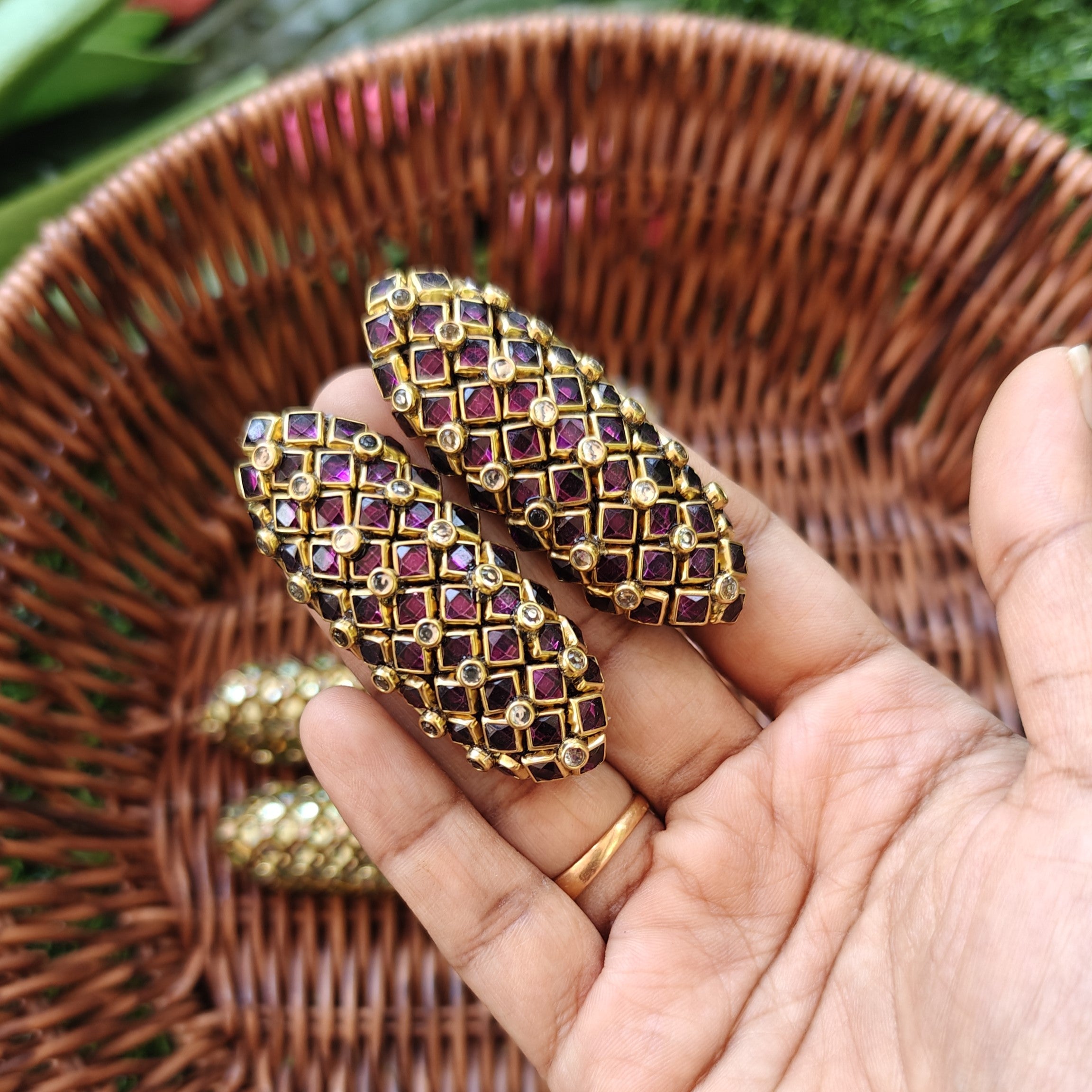 Handmade Kundan Saree Pin