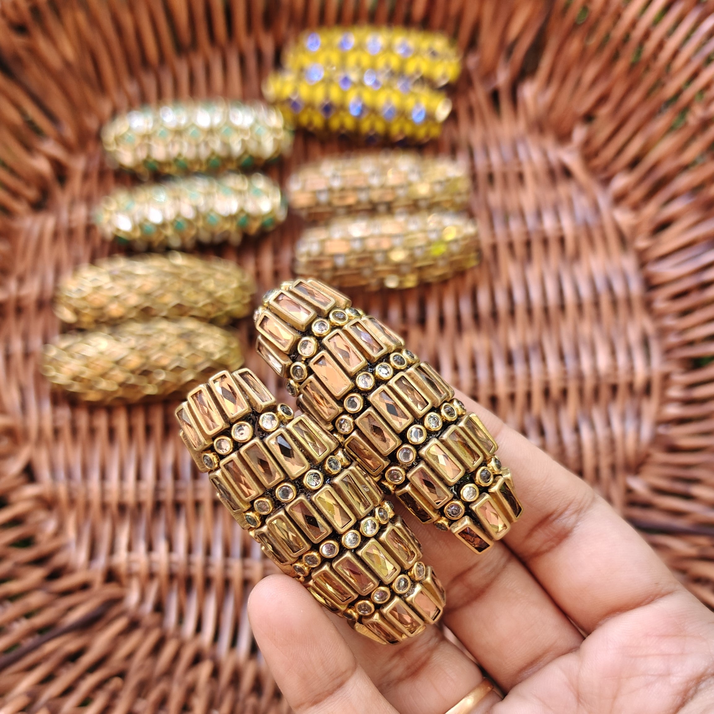 Handmade Kundan Saree Pin