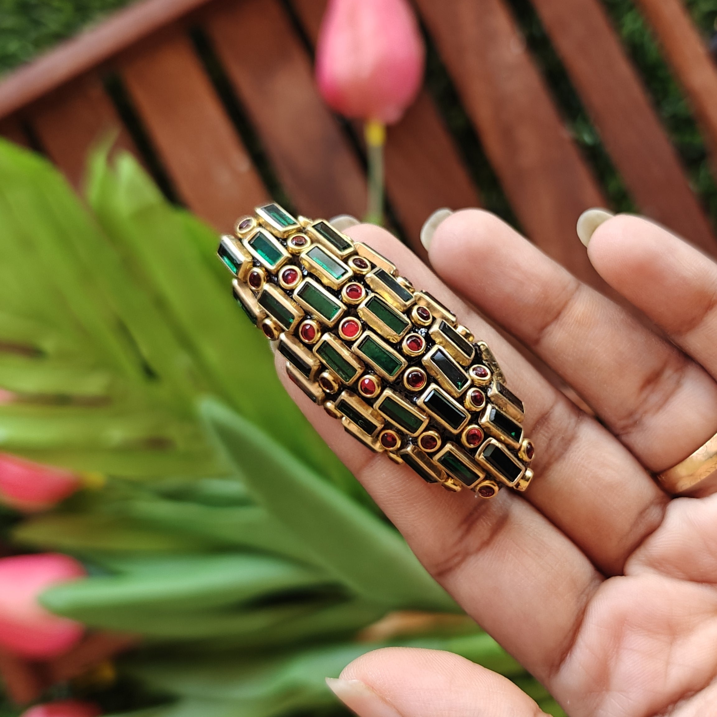 Handmade Kundan Saree Pin