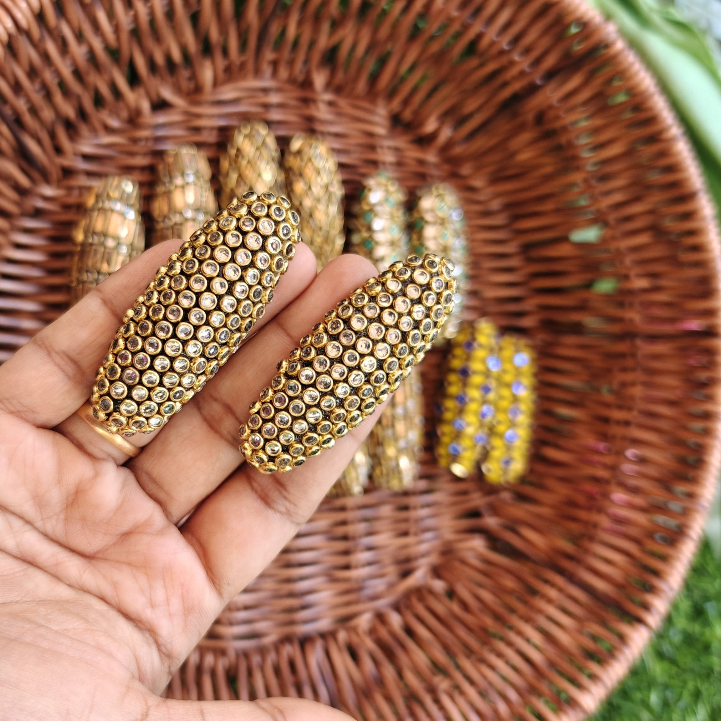 Handmade Kundan Saree Pin