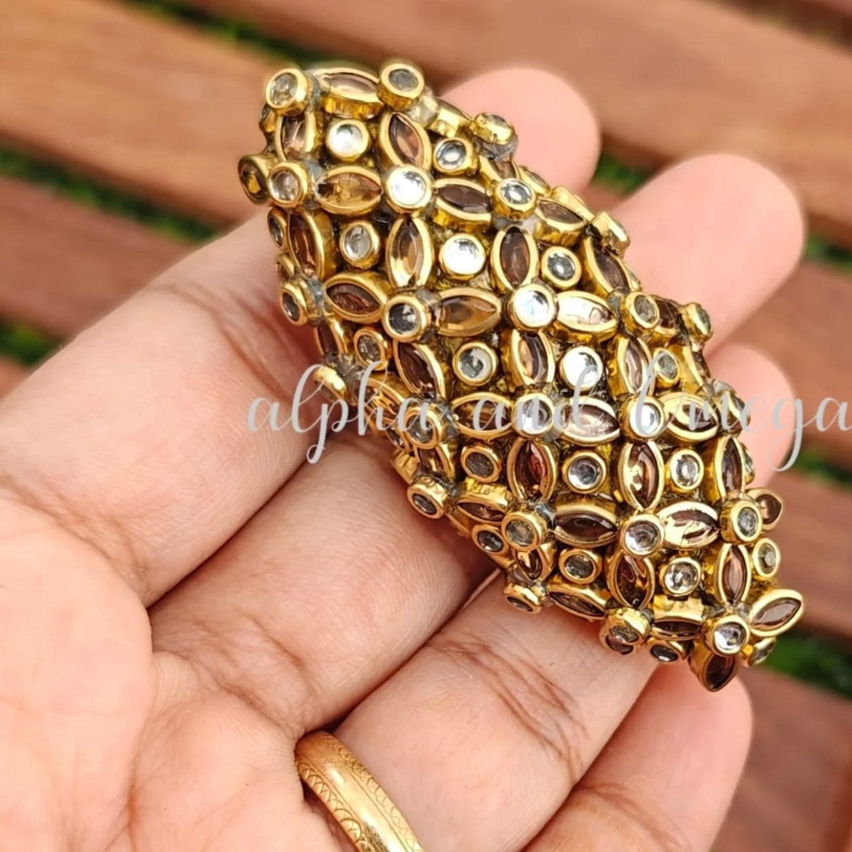 Handmade Kundan Saree Pin