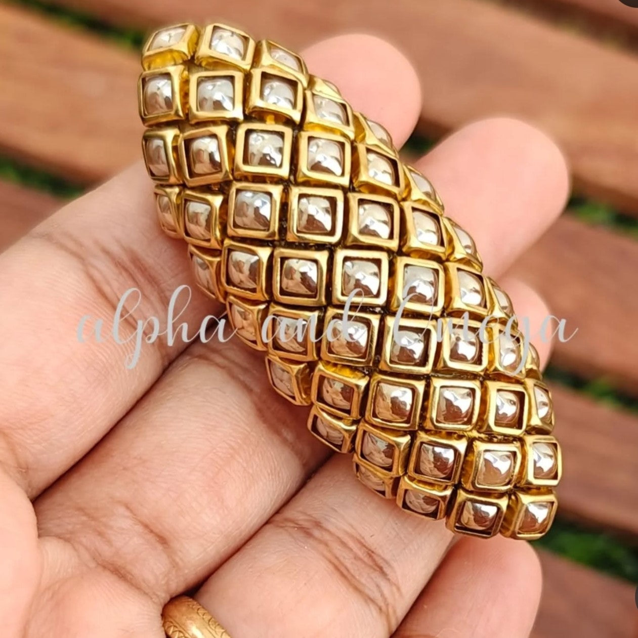 Handmade Kundan Saree Pin