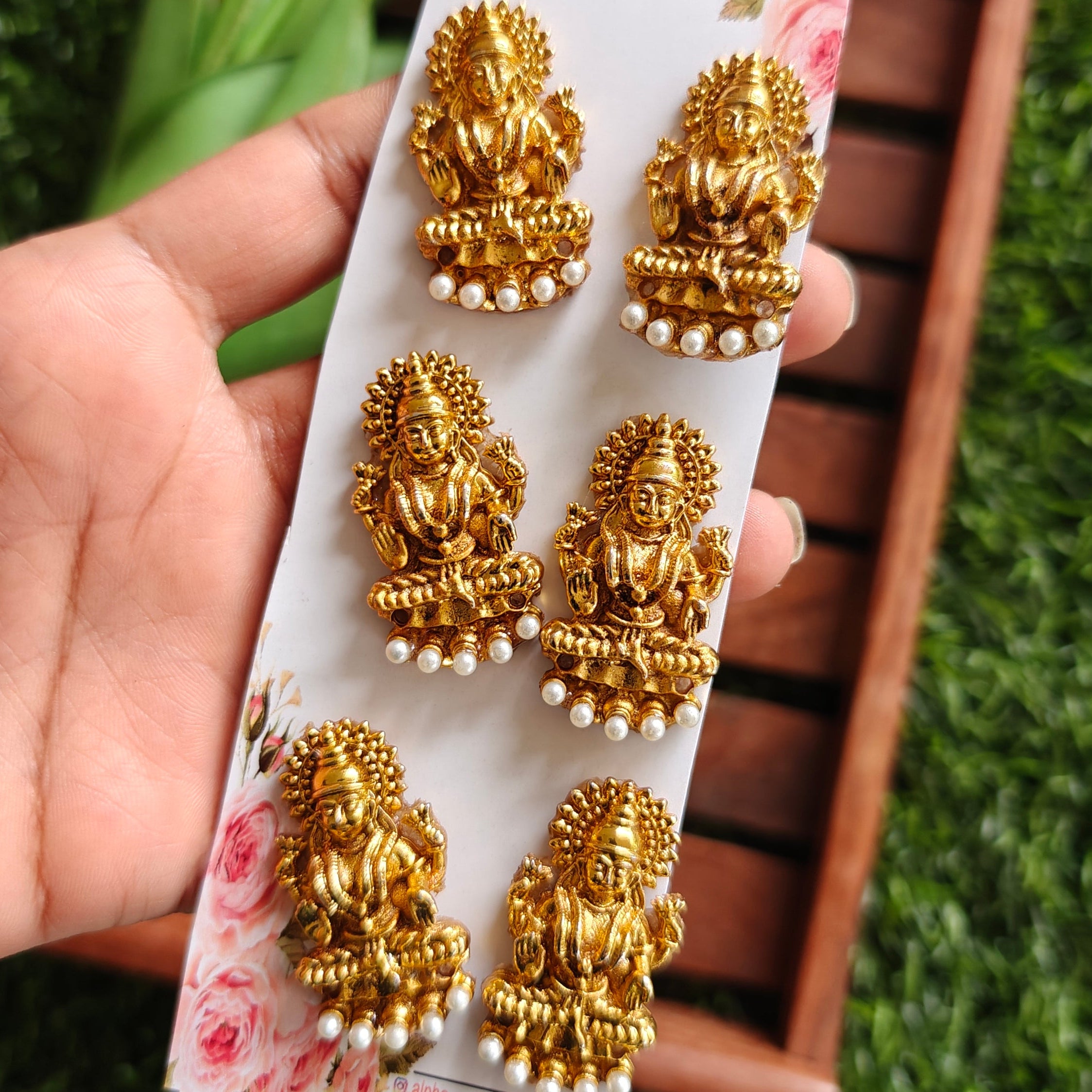 Traditional Jada Billa