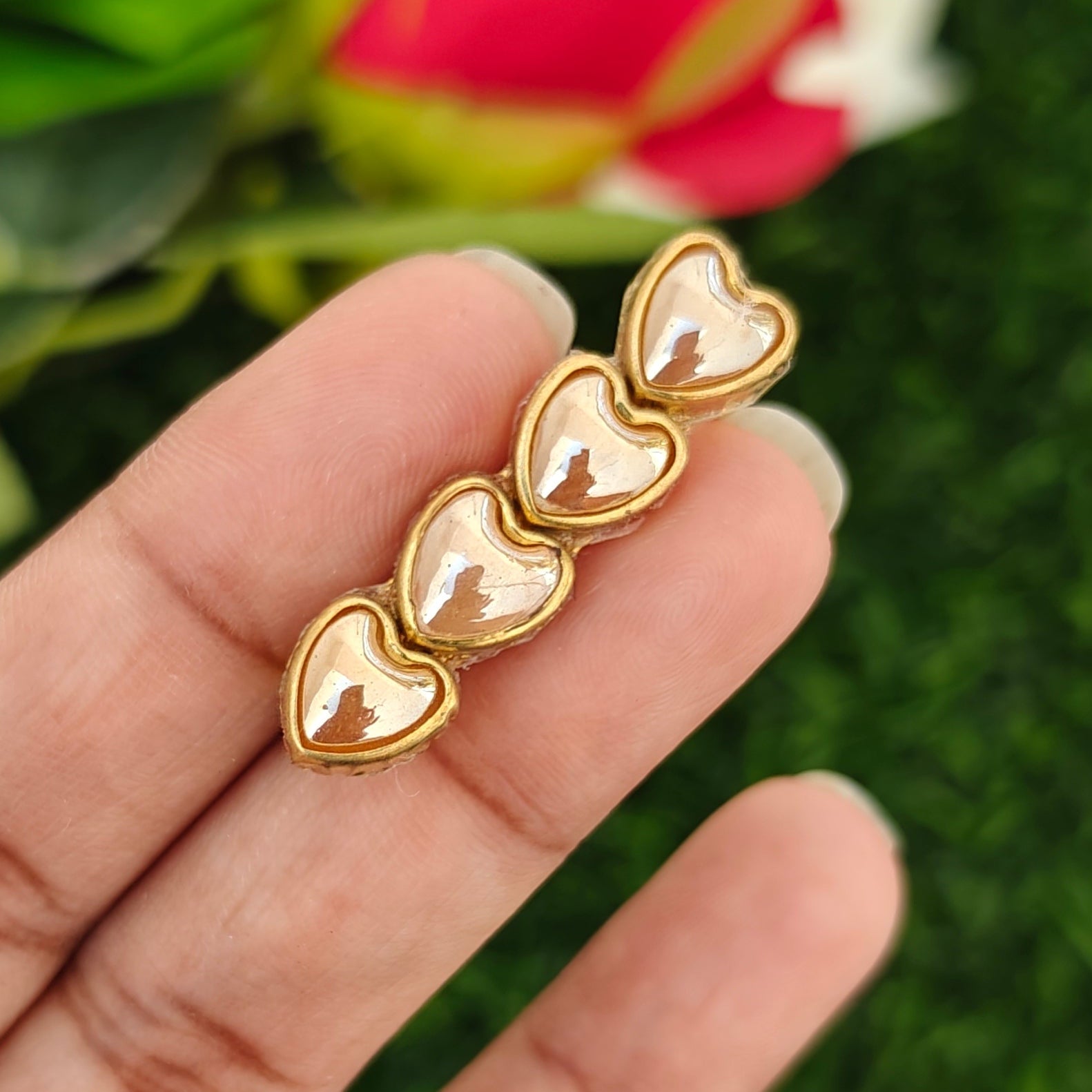 Mini brooch pin