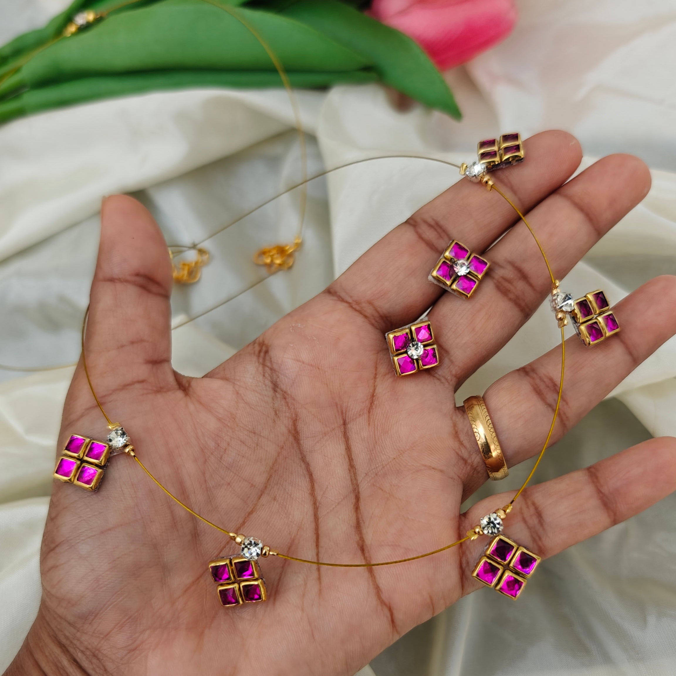 Kundan Invisible Chain