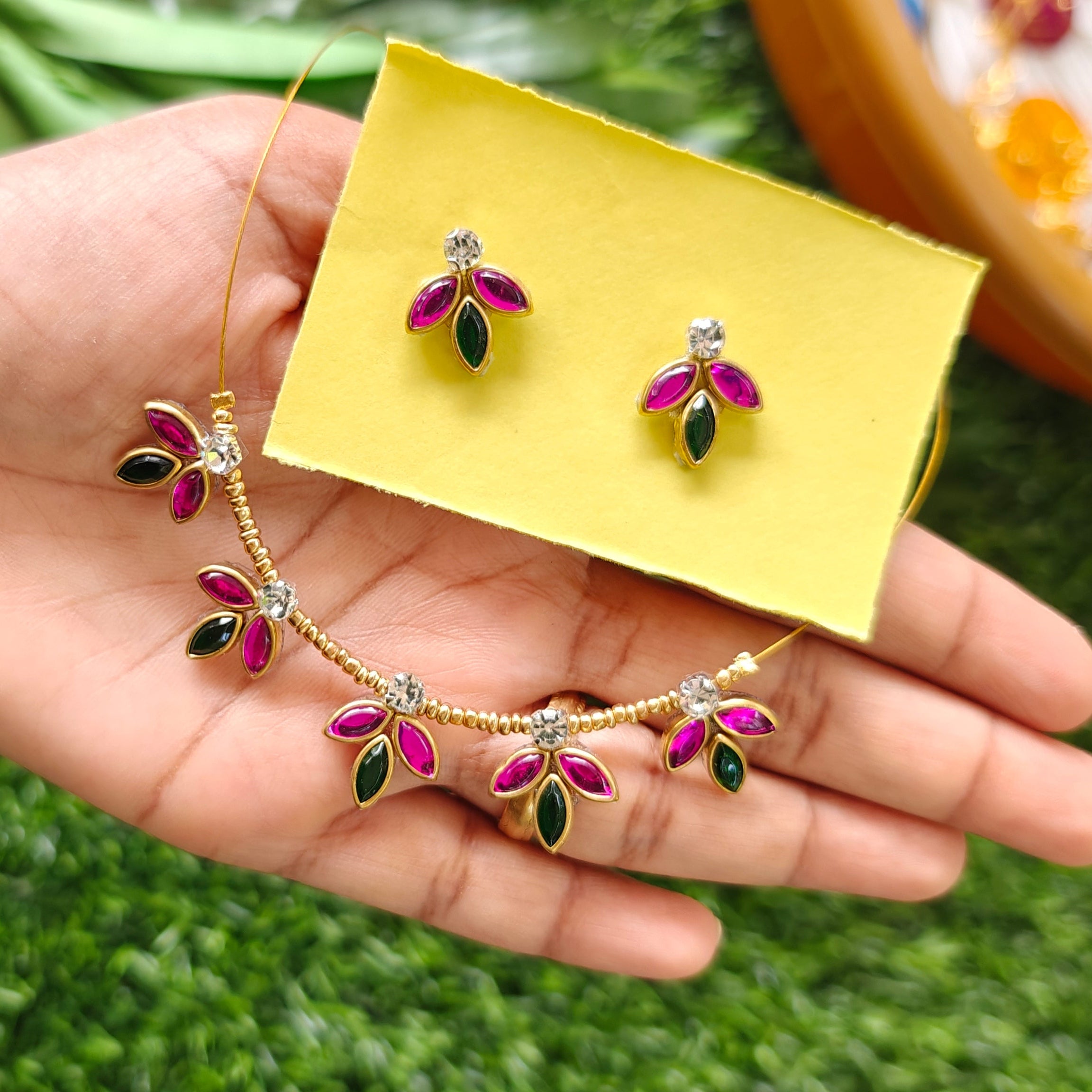 Kundan Invisible Chain