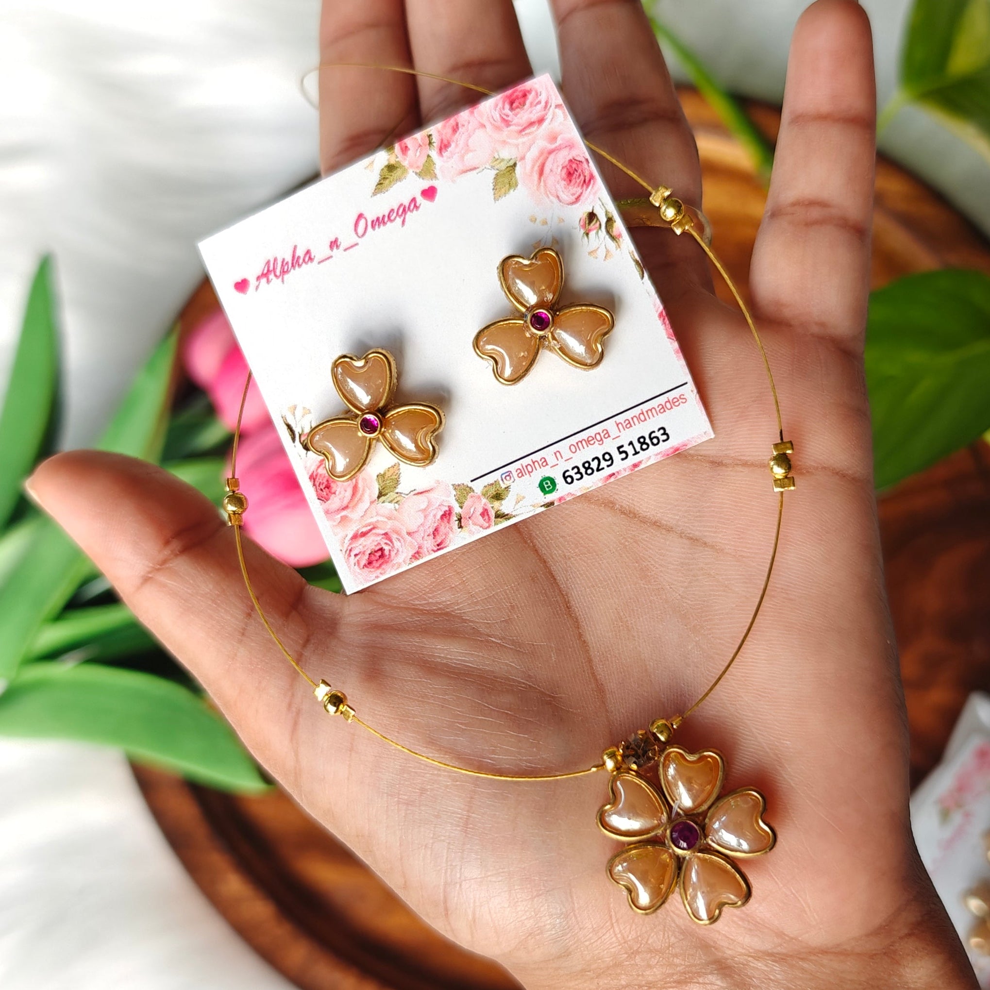 Kundan Invisible Chain