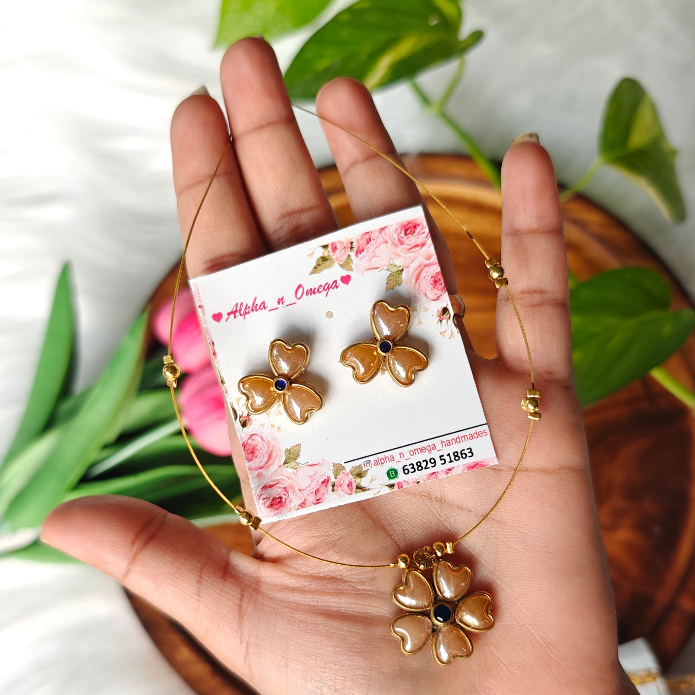 Kundan Invisible Chain