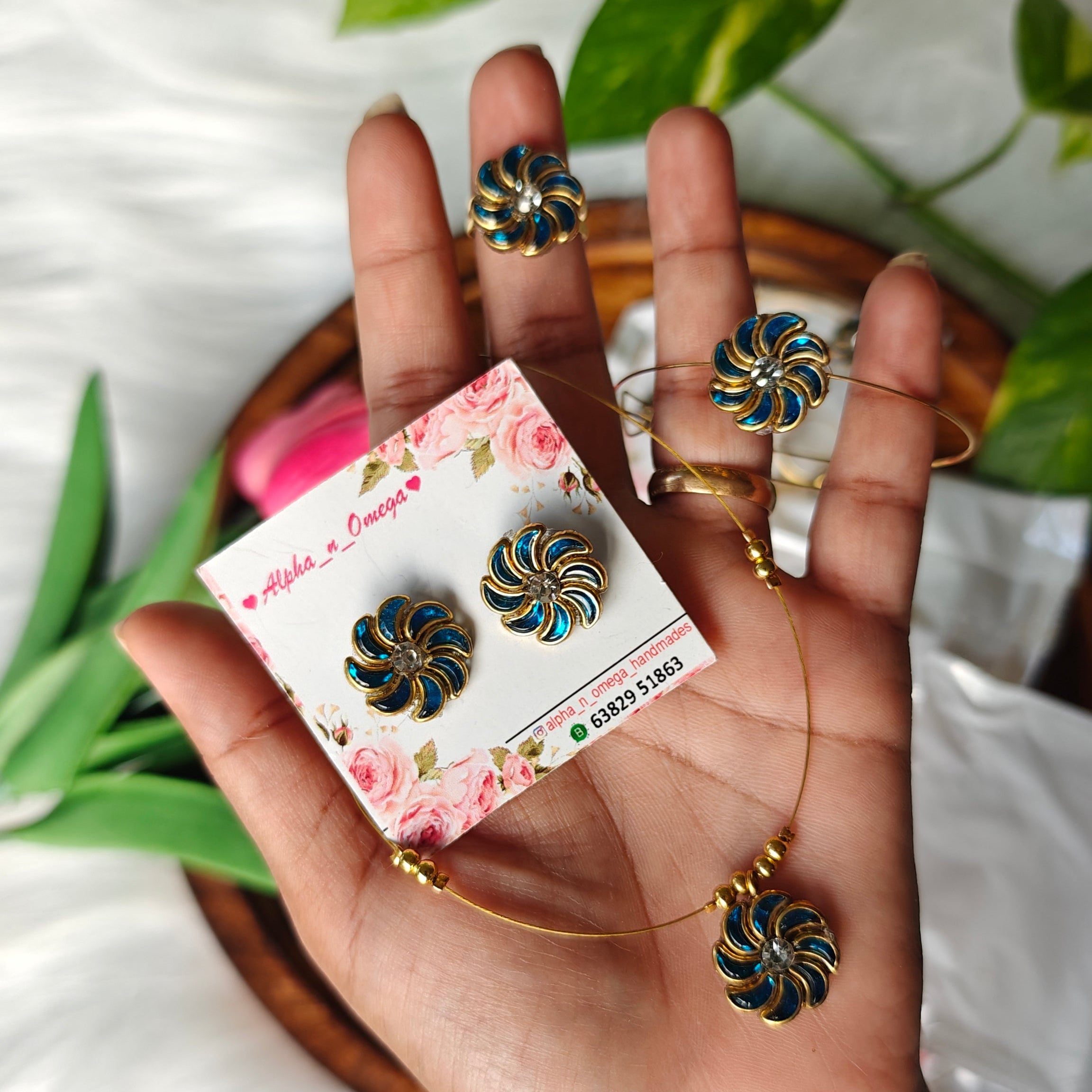 Kundan Invisible Chain