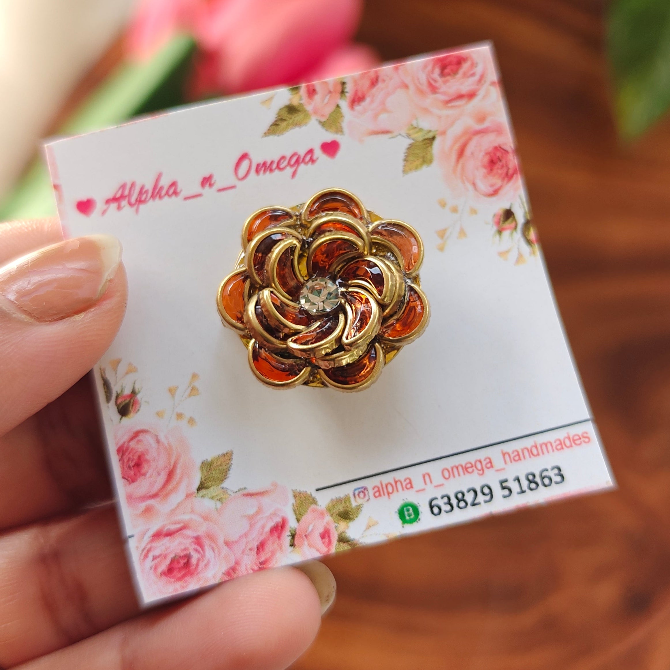 Mini brooch pin