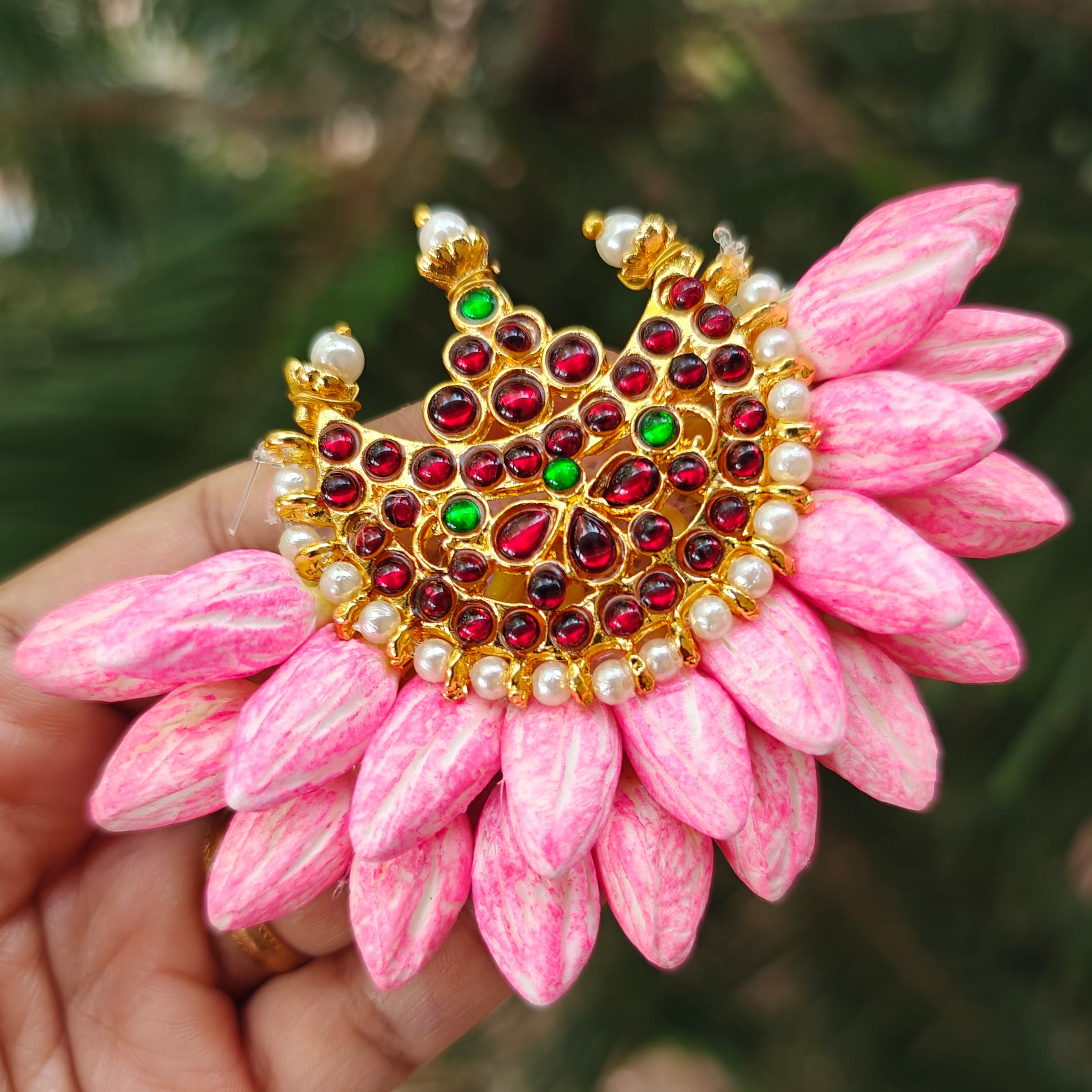 Pink Mottu Center clip