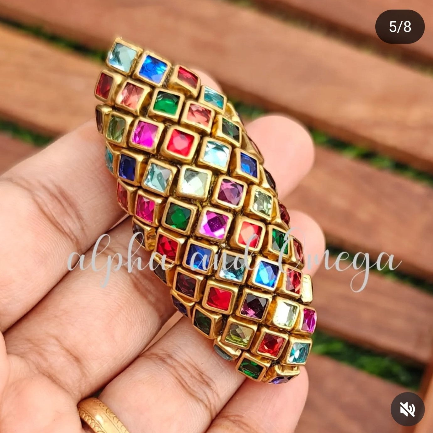 Handmade Kundan Saree Pin