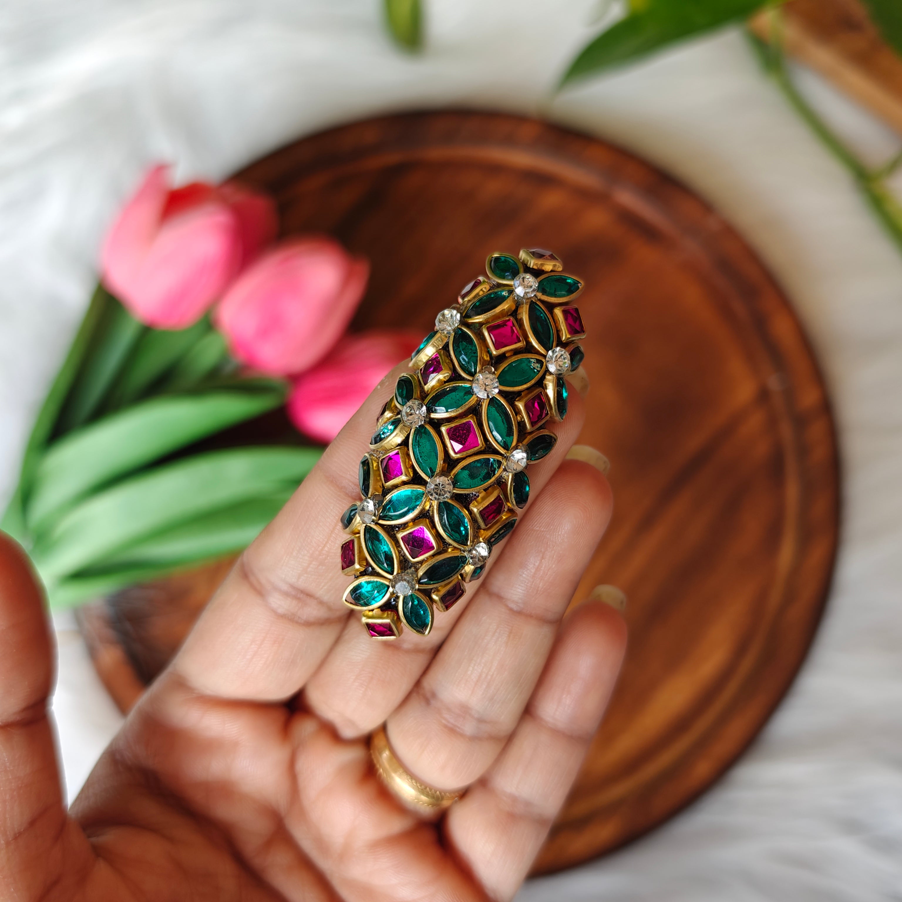 Handmade Kundan Saree Pin