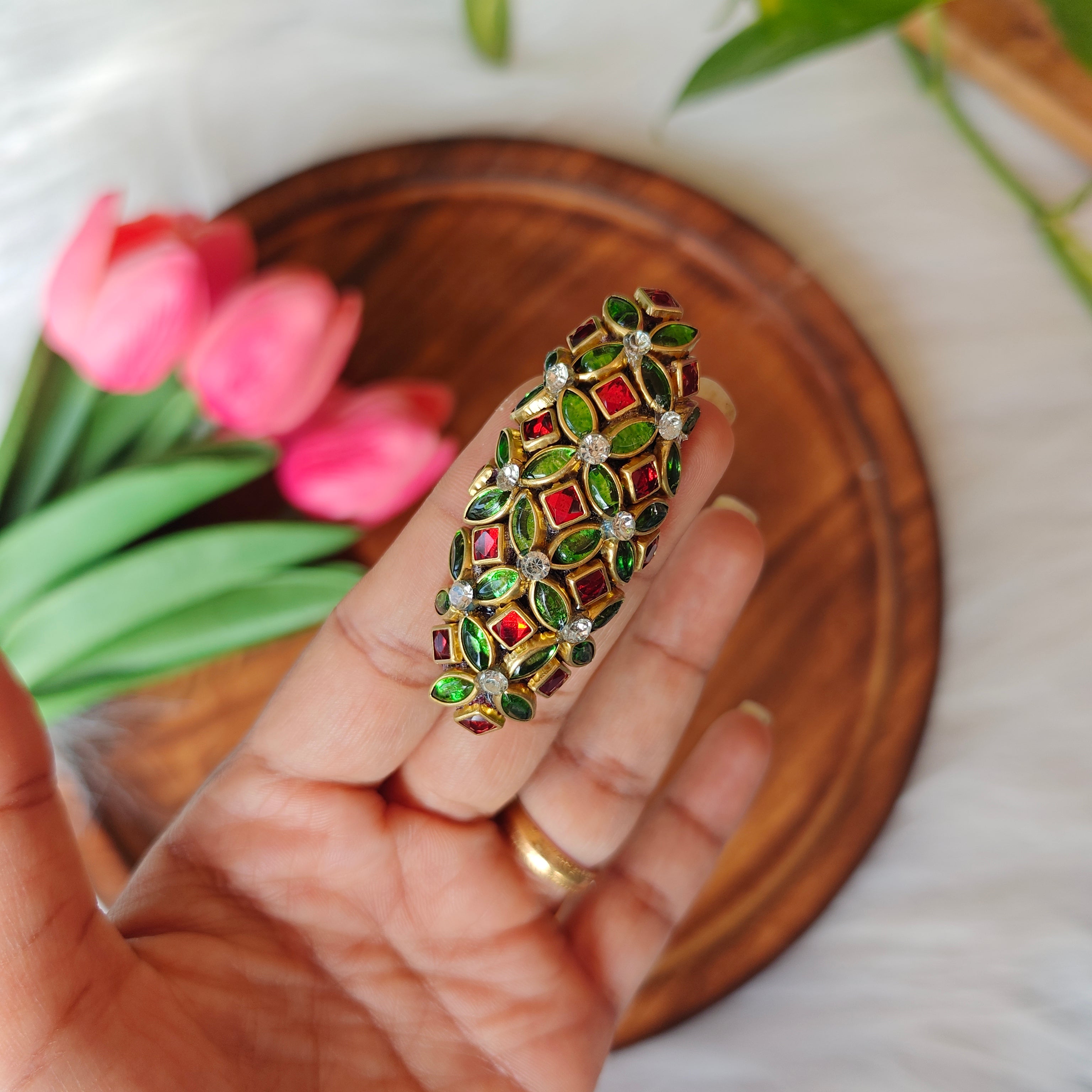 Handmade Kundan Saree Pin
