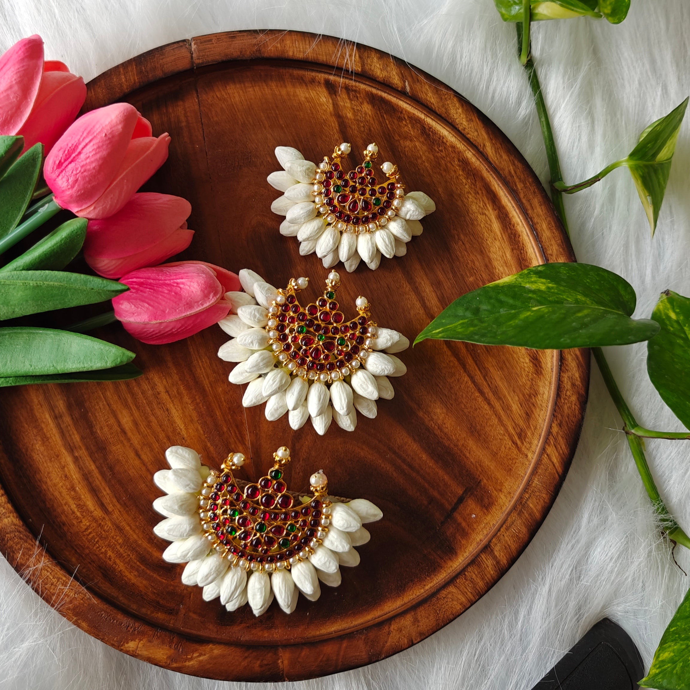 Handcrafted Malli Poo Hair Clip with Chandrapirai Kemp Design