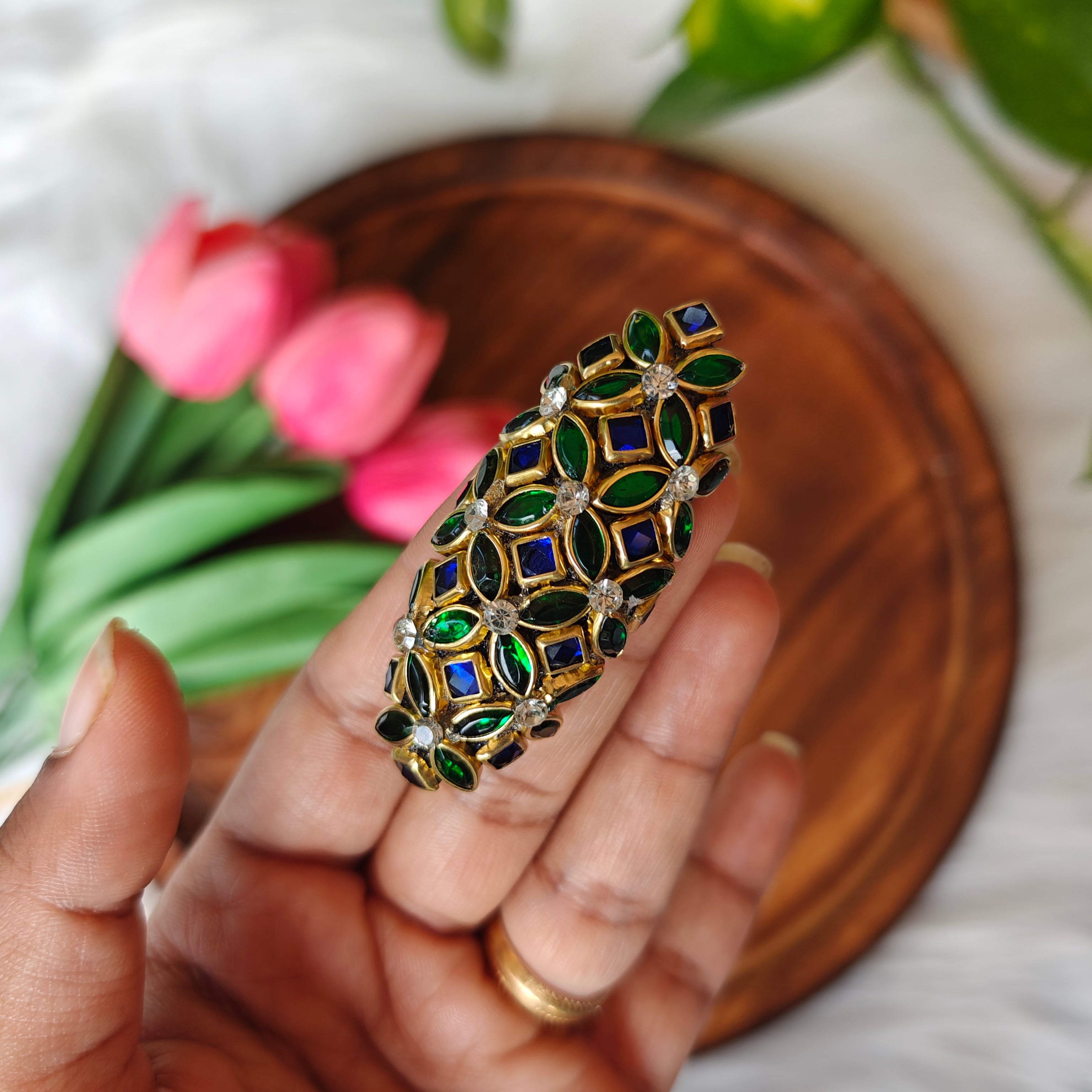 Handmade Kundan Saree Pin