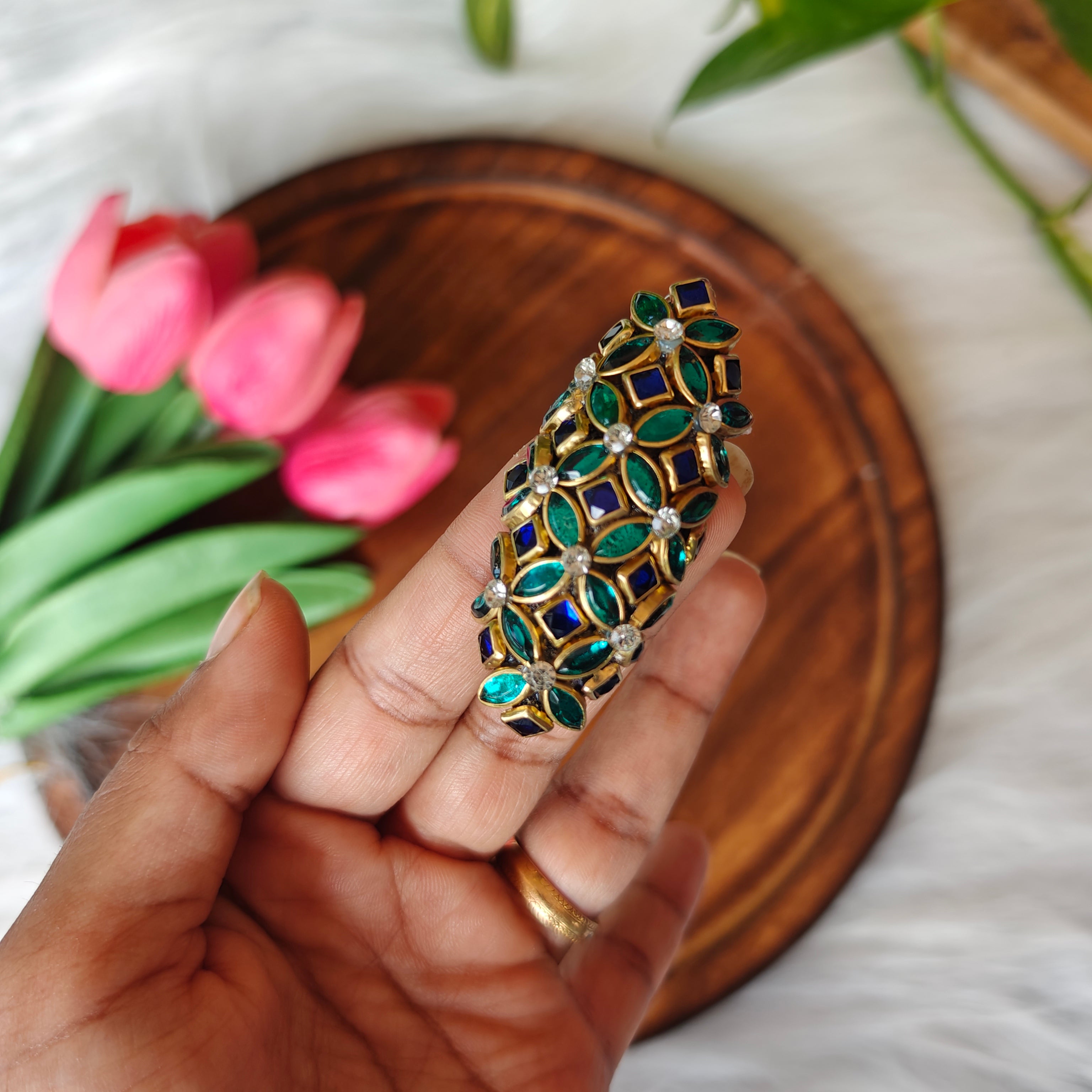 Handmade Kundan Saree Pin